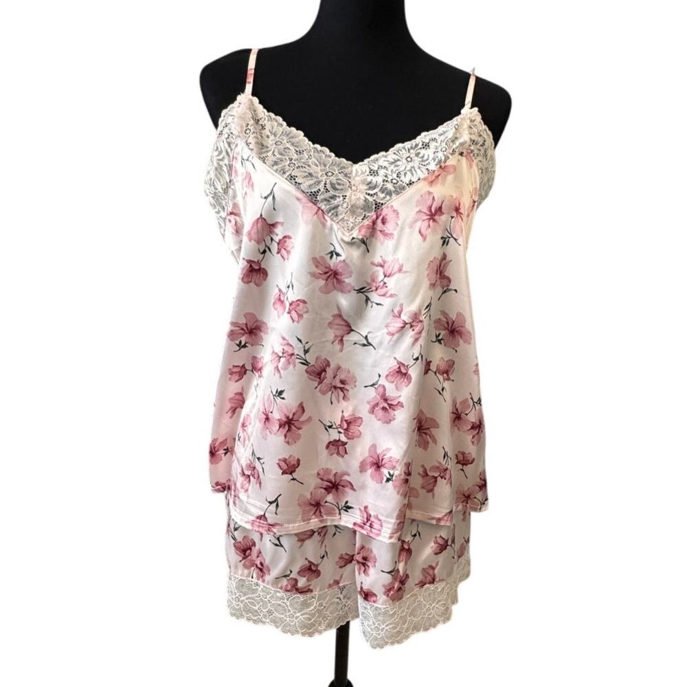 New MARILYN MONROE Women's Fair floral Intimates Cami Shorts Pajama Set Size M